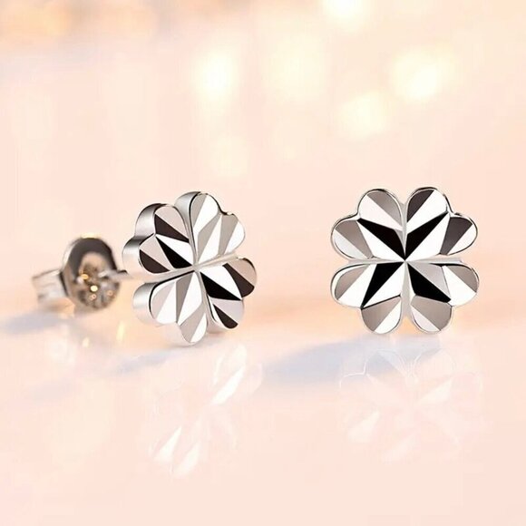 NWT S925 Sterling Silver Stamped Four-Leafed Lucky Clover Stud Earrings - Picture 5 of 7